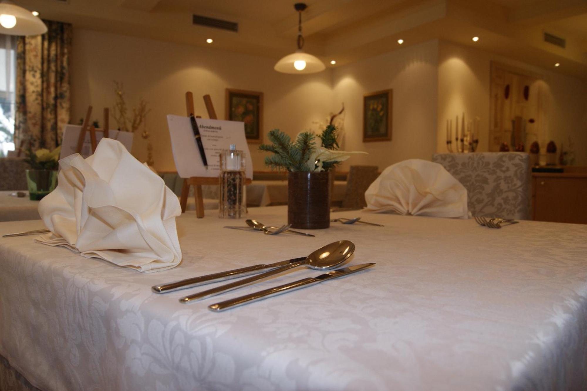 Hotel Sonnenheim บาด ไคลน์เคิร์ชไฮม์ ภายนอก รูปภาพ